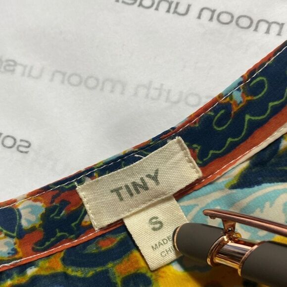 Anthropologie Tiny Boho Devas Sequin Top Printed Casual Roll-Cuff Multi S - Picture 13 of 16